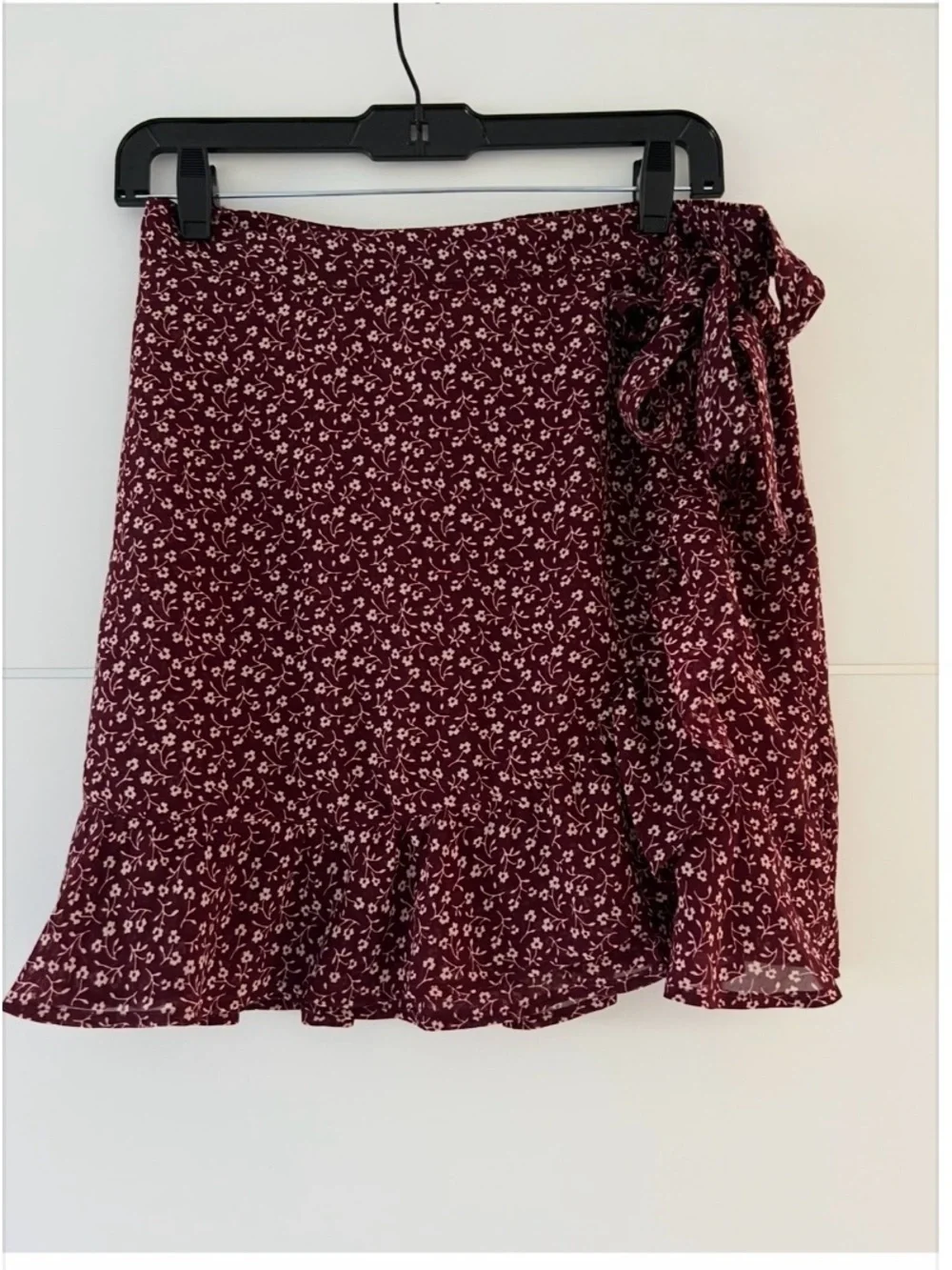Hollister Women’s Floral Wrap Skirt - Burgundy